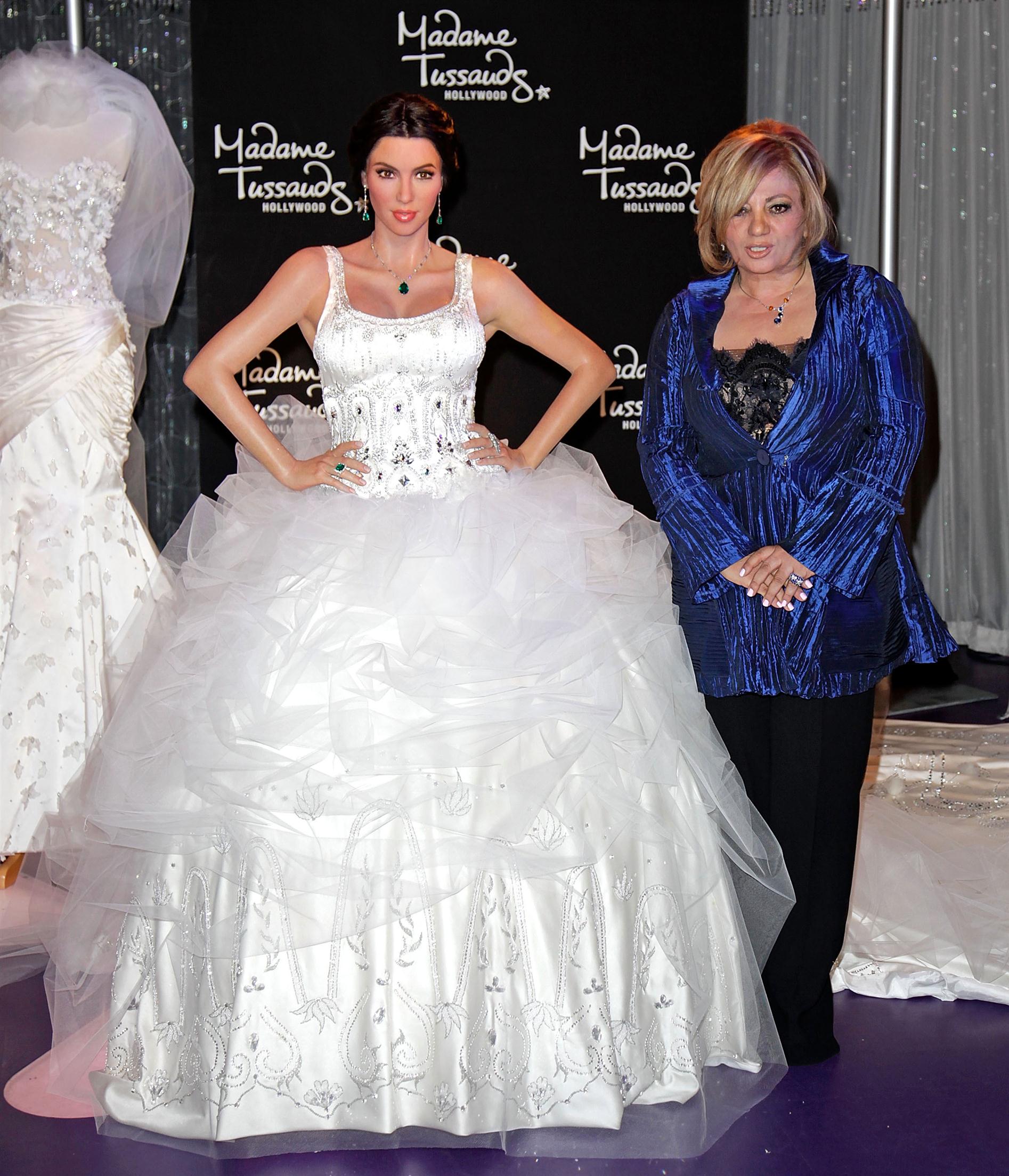 The unveiling of Kim Kardashian s wedding-themed wax figure dress | Picture 62808